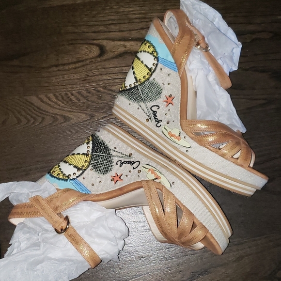 New Coach Caroline Beach Scene Wedge 8 - Picture 10 of 13